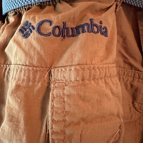 Columbia Cargo Shorts - Picture 2 of 7
